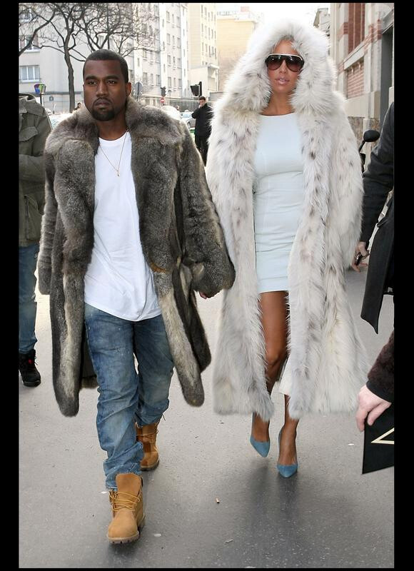 Kanye West et Amber Rose arrivent au défilé de mode Louis Vuitton Collection Hommes Automne Hiver 2010 2011 le 21 janvier 2010 à Milan 