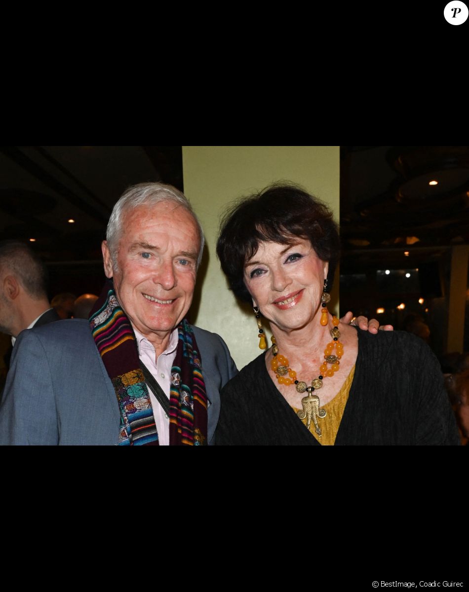 Pierre Douglas et Anny Duperey - L'académie Alphonse Allais intronise E. Naulleau, MP Belle et J. Santamaria au cabaret "La Cremaillère" à Paris le 21 mars 2022. © Coadic Guirec/Bestimage