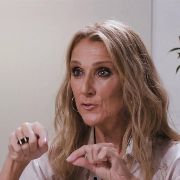 Céline Dion conseille à Drake de ne pas se faire tatouer son visage suite aux déclarations du rappeur. Au cours d'une entrevue avec iHeartRadio Canada, la chanteuse a déclaré: "S'il te plaît, Drake, je t'aime beaucoup. Puis-je te dire quelque chose? Ne fais pas ça" "Tu peux m'écrire des lettres d'amour. Tu peux m'envoyer des autographes pour mes enfants. Tu peux venir me rendre visite. Je peux t'inviterà la maison pour le déjeuner ou le dîner. On peut aller boire un verre. On peut chanter ensemble. Je peux parler à ta mère... Tout ce que tu veux!"