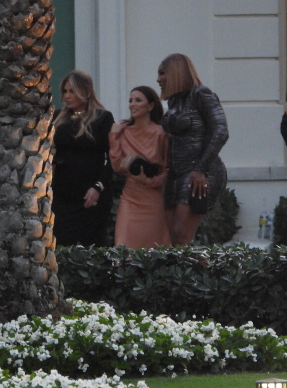 Eva Longoria, Serena Williams - Arrivée des invités au dîner des Beckham la veille du mariage de Brooklyn et Nicola.Peltz à Palm Beach le 8 avril 2022. 