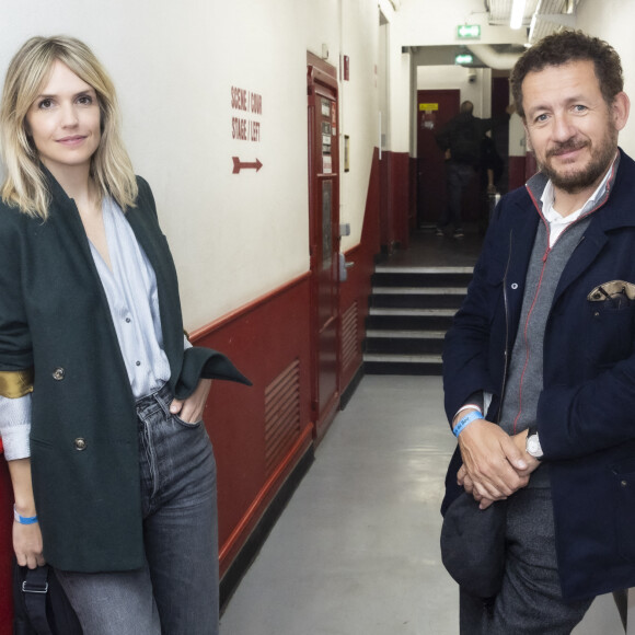 Exclusif - Dany Boon avec sa compagne Laurence Arné - Backstage du concert du chanteur et pianiste américano-canadien Rufus Wainwrigh au Grand Rex à Paris en pleine tournée européenne pour son nouvel album "Unfollow the Rules" le 30 mars 2022. © Jack Tribeca / Bestimage 