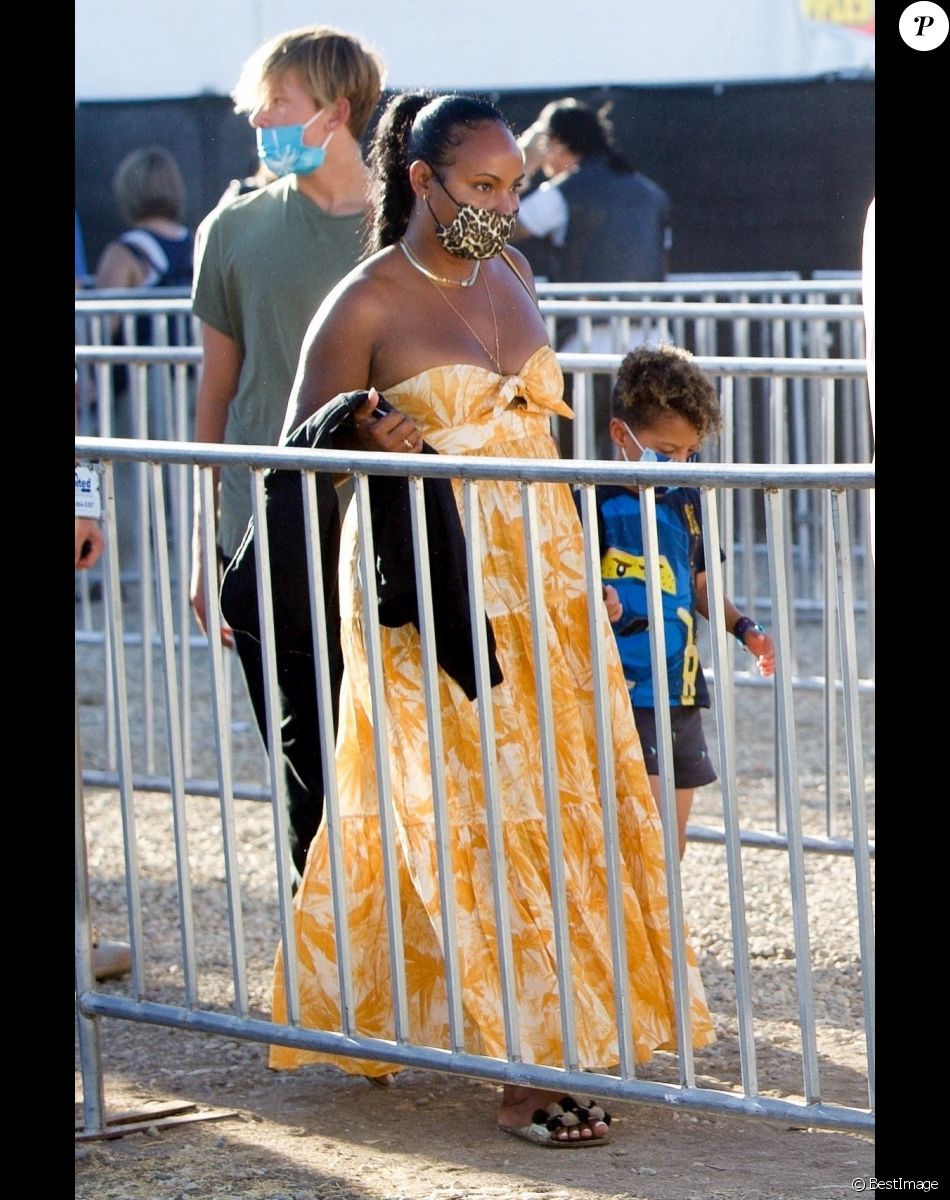 Jesse Williams avec son ex-femme Aryn Drake-Lee et leurs enfants Maceo et Sadie, à la fête foraine "Malibu Chili Cook-Off" à Los Angeles, le 4 septembre 2021.