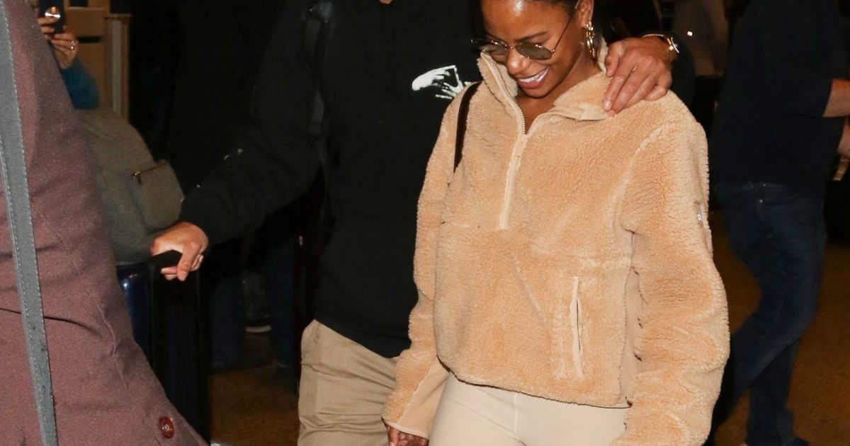 Jesse Williams Et Sa Compagne Taylour Paige Arrivent L a roport De jesse-williams-et-sa-compagne-taylour-paige-arrivent-l-a-roport-de