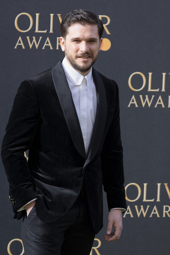 Kit Harington au photocall des "Olivier Awards" au Royal Albert Hall à Londres, le 10 avril 2022.