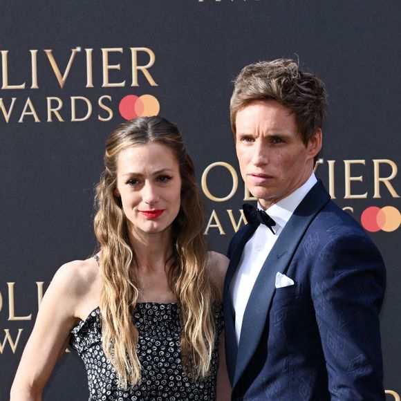 Eddie Redmayne et Buckley au photocall des "Olivier Awards" au Royal Albert Hall à Londres