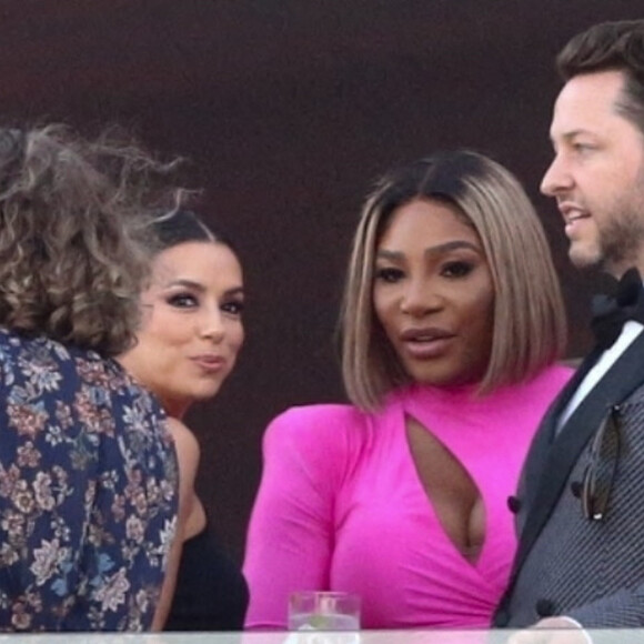 Eva Longoria, Serena Williams - Les invités lors de la cérémonie de mariage de Brooklyn Beckham et Nicola Peltz à Palm Beach en Floride le 9 avril 2022. 