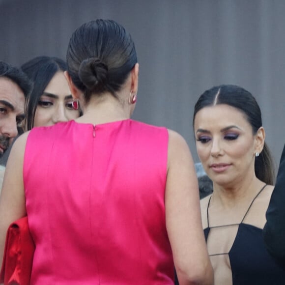 Eva Longoria et son mari José Antonio Baston - Les invités lors de la cérémonie de mariage de Brooklyn Beckham et Nicola Peltz à Palm Beach en Floride le 9 avril 2022. 