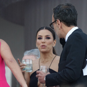 Eva Longoria - Les invités lors de la cérémonie de mariage de Brooklyn Beckham et Nicola Peltz à Palm Beach en Floride le 9 avril 2022. 