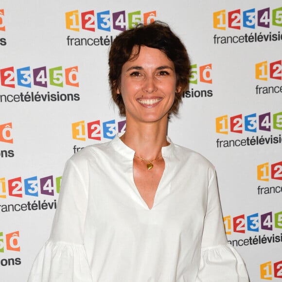 Églantine Éméyé lors du photocall de la présentation de la nouvelle dynamique 2017-2018 de France Télévisions. Paris, le 5 juillet 2017. © Guirec Coadic/Bestimage