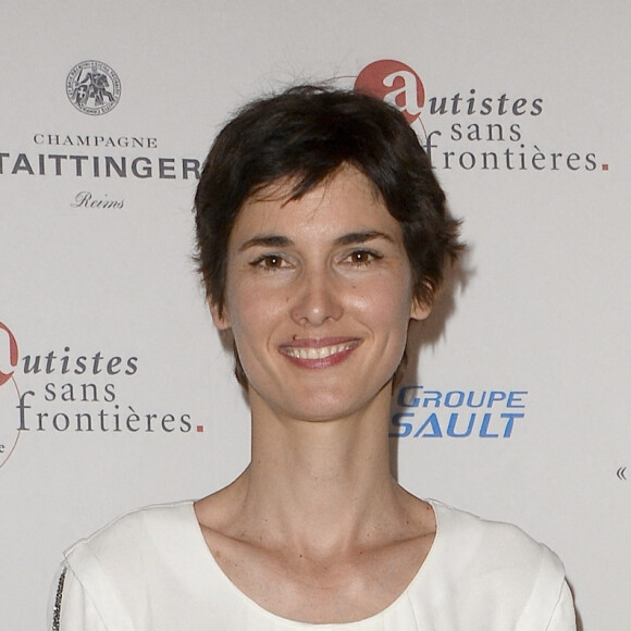 Églantine Eméyé - Soirée de prestige à l'hôtel Marcel Dassault Pour "Autistes sans Frontières" à Paris le 16 avril 2015. 