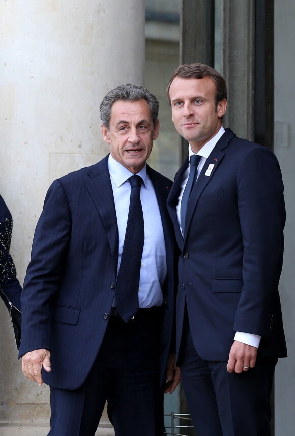 Nicolas Sarkozy, Emmanuel Macron - Le président de la République française a reçu les membres de la délégation française de Paris2024 ainsi que ses deux prédécesseurs au palais de l'Elysée à Paris