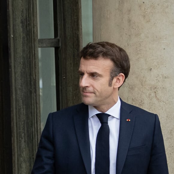 Nicolas Sarkozy et Emmanuel Macron - Le président de la République française  reçoit ses prédécesseurs pour évoquer la guerre en Ukraine au palais de l'Elysée, le 25 février 2022