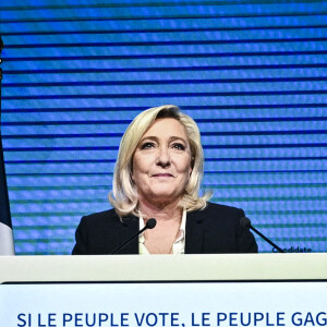 Marine Le Pen candidate du Rassemblement National (RN) à son QG lors du premier tour des élections présidentielles, à Paris le 10 avril 2022