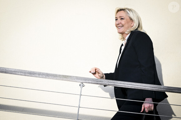 Marine Le Pen candidate du Rassemblement National (RN) à son QG lors du premier tour des élections présidentielles, à Paris le 10 avril 2022