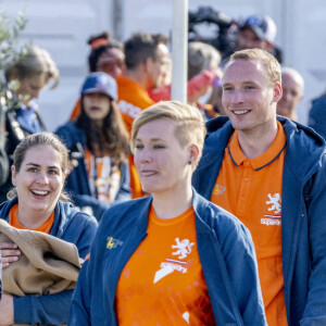 Le prince Harry, duc de Sussex, et Meghan Markle, duchesse de Sussex assistent à un engagement à la veille des Jeux Invictus 2020 aux Pays-Bas, à La Haye, le 15 avril 2022. 