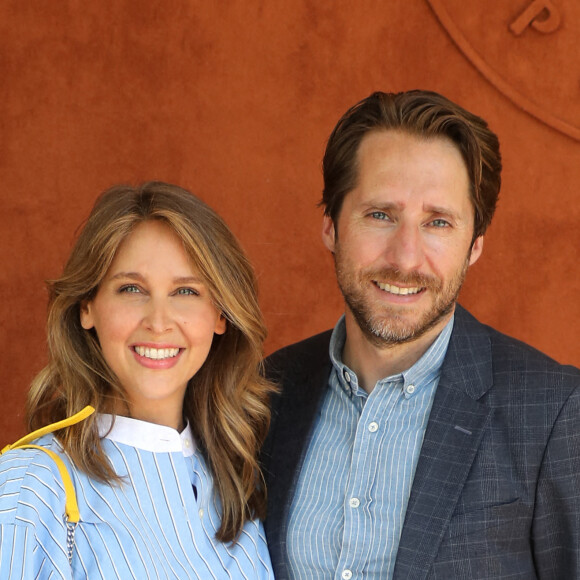 Ophélie Meunier (enceinte) et son mari Mathieu Vergne au village des Internationaux de France de Roland Garros à Paris le 9 juin 2021. © Dominique Jacovides / Bestimage 