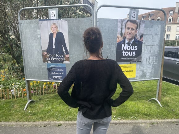 Illustration du second tour des élections présidentielles 2022 : Duel Emmanuel Macron - Marine Le Pen - Deuil-la-Barre le 18 Avril 2022
