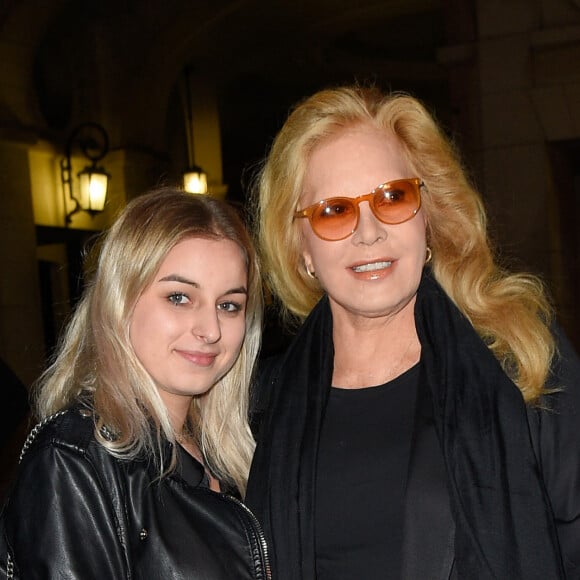 Semi-Exclusif - Sylvie Vartan avec sa fille Darina Scotti-Vartan à la générale de la pièce "La Vraie Vie" au théâtre Edouard 7 à Paris, le 18 septembre 2017. © Guirec Coadic/Bestimage 