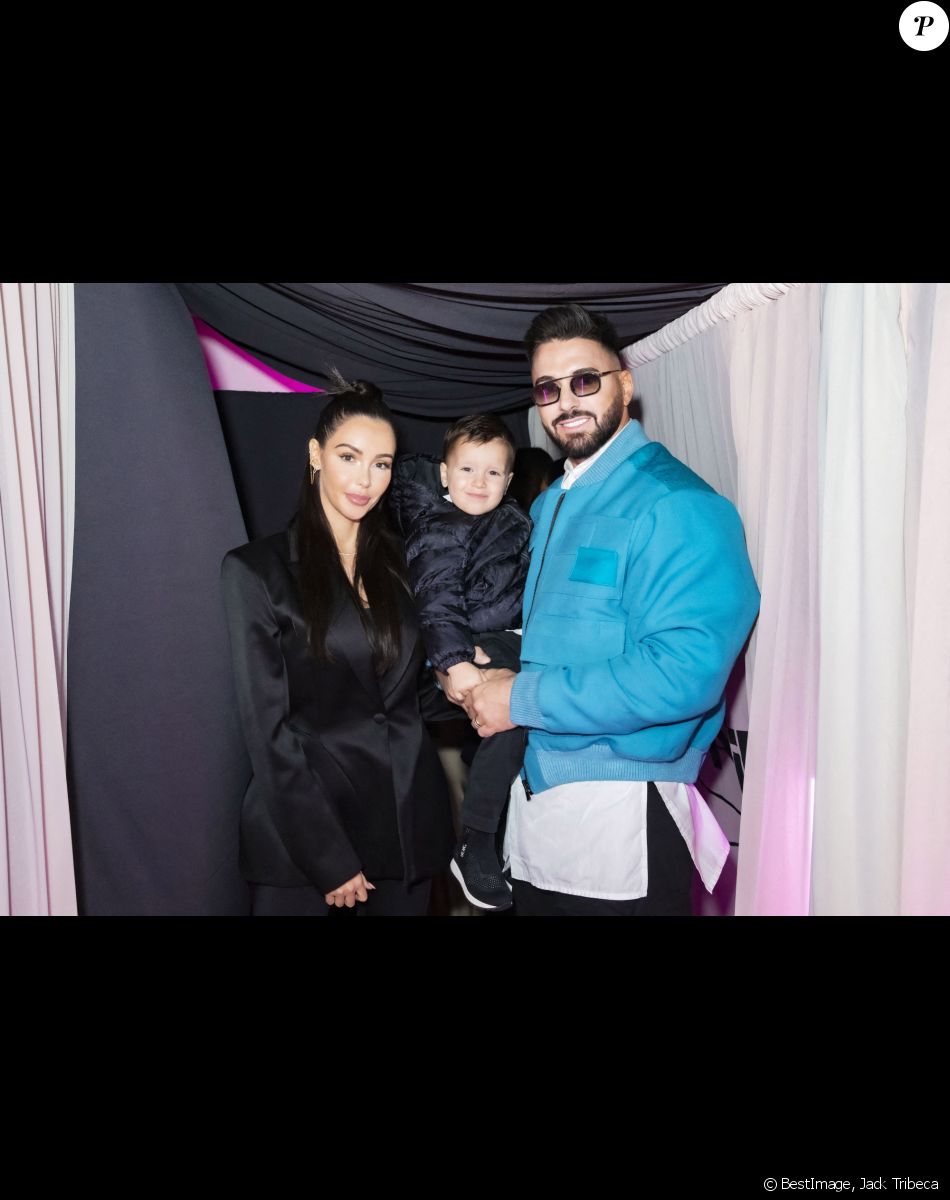 Exclusif - Nabilla Benattia, son mari Thomas Vergara et leur fils Milann - Nabilla Benattia, son mari Thomas Vergara et leur fils Milann posent lors de l'avant première du documentaire "Nabilla sans filtre" (Amazon Prime Vidéo) à Paris le 22 Novembre 2021.© Jack Tribeca / Bestimage
