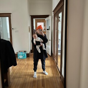 Coeur de Pirate et sa famille profitent du petit Arlo, né en janvier dernier. @ Instagram / Coeur de Pirate