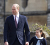 Le prince William, duc de Cambridge, et la princesse Charlotte de Cambridge, arrivent à la chapelle Saint-Georges de Windsor pour assister à la messe de Pâques, le 17 avril 2022.