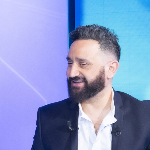 Exclusif - Cyril Hanouna sur le plateau de l'émission Touche pas à mon poste (TPMP) diffusée en direct sur C8 le 21 mars 2022. © Jack Tribeca / Bestimage