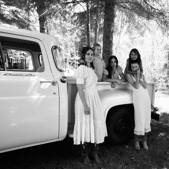 Emma Heming et ses deux filles sont très proches de Rumer, Scout et Talullah, les aînées de Bruce Willis. @ Instagram / Emma Heming