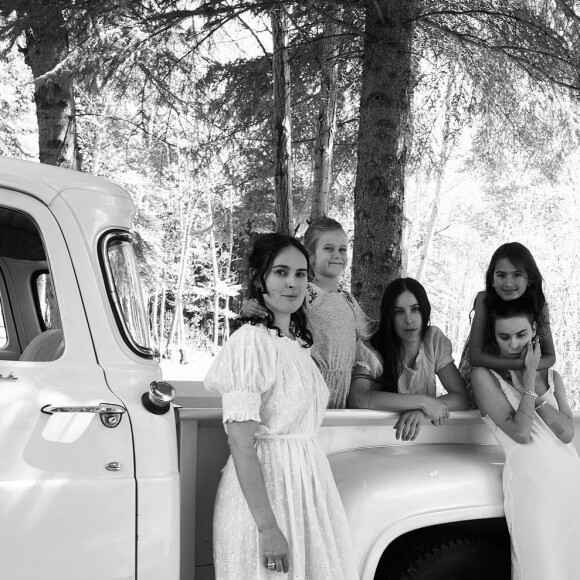 Emma Heming et ses deux filles sont très proches de Rumer, Scout et Talullah, les aînées de Bruce Willis. @ Instagram / Emma Heming