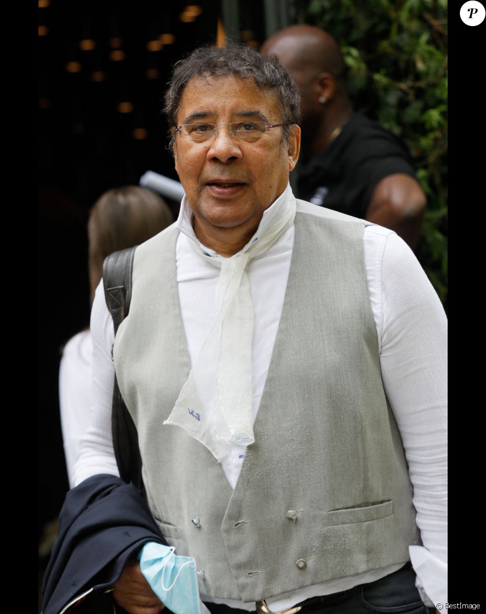 Exclusif - Laurent Voulzy - Arrivées à l'enregistrement de l'émission "Vivement Dimanche" au Studio Gabriel à Paris, diffusée le 24 avril sur France 2. Le 19 avril 2022 © Christophe Clovis / Bestimage Exclusive - No Web No Blog pour Belgique et Suisse