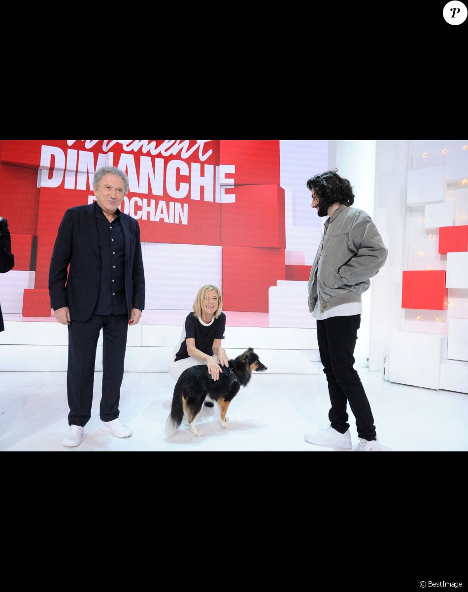 Exclusif - Michel Drucker, Michèle Laroque et MB 14 - Enregistrement de l'émission "Vivement Dimanche prochain" présentée par M.Drucker et diffusée le 24 avril sur France 2. Le 15 avril 2022 © Guillaume Gaffiot / Bestimage Exclusive - No Web No Blog pour Belgique et Suisse
