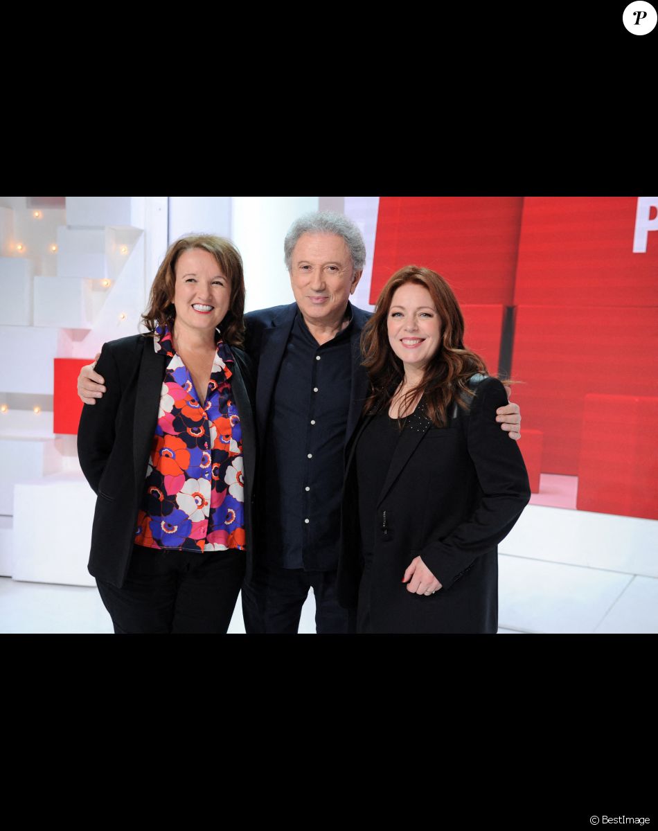 Exclusif - Anne Roumanoff, Michel Drucker et Isabelle Boulay - Enregistrement de l'émission "Vivement Dimanche prochain" présentée par M.Drucker et diffusée le 24 avril sur France 2. Le 15 avril 2022 © Guillaume Gaffiot / Bestimage Exclusive - No Web No Blog pour Belgique et Suisse