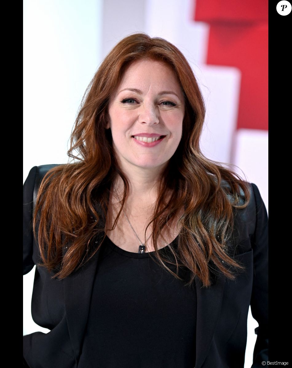 Exclusif - Isabelle Boulay - Enregistrement de l'émission "Vivement Dimanche prochain" présentée par M.Drucker et diffusée le 24 avril sur France 2. Le 15 avril 2022 © Guillaume Gaffiot / Bestimage Exclusive - No Web No Blog pour Belgique et Suisse