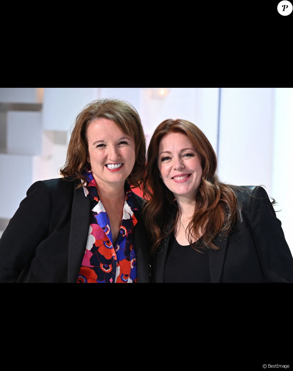 Exclusif - Anne Roumanoff et Isabelle Boulay - Enregistrement de l'émission "Vivement Dimanche prochain" présentée par M.Drucker et diffusée le 24 avril sur France 2. Le 15 avril 2022 © Guillaume Gaffiot / Bestimage Exclusive - No Web No Blog pour Belgique et Suisse