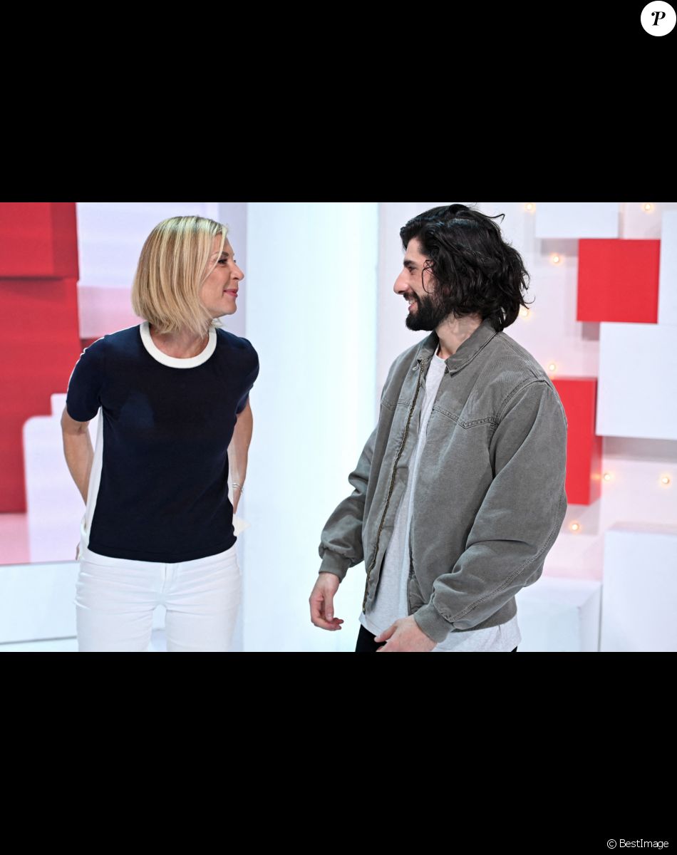 Exclusif - MB 14 (Mohamed Belkhir) et Michèle Laroque - Enregistrement de l'émission "Vivement Dimanche prochain" présentée par M.Drucker et diffusée le 24 avril sur France 2. Le 15 avril 2022 © Guillaume Gaffiot / Bestimage Exclusive - No Web No Blog pour Belgique et Suisse