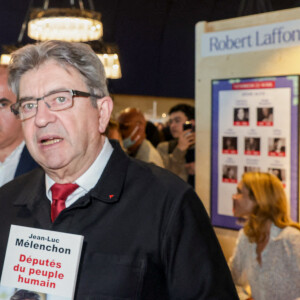 Jean-Luc Melenchon lors de sa visite au Festival du livre de Paris, le 22 avril 2022. © Jack Tribeca/Bestimage 