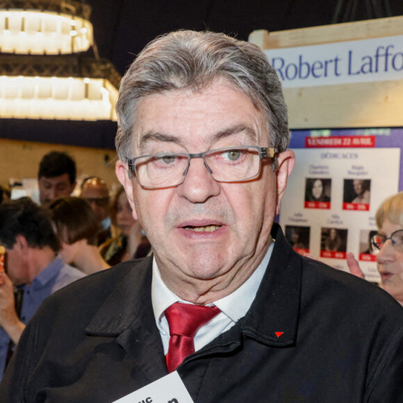 Jean-Luc Melenchon lors de sa visite au Festival du livre de Paris, le 22 avril 2022. © Jack Tribeca/Bestimage 