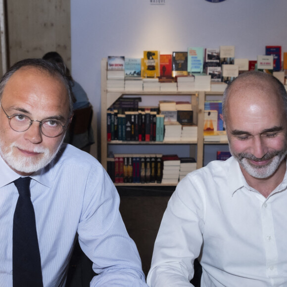 Edouard Philippe, Gilles Boyer au Festival du Livre de Paris au Grand Palais éphémère à Paris, France, le 22 avril 2022. © Jack Tribeca/Bestimage