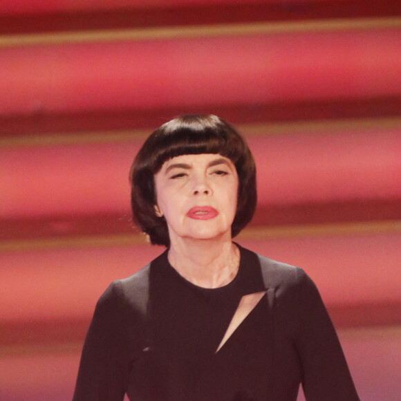 Mireille Mathieu - Les célébrités participent à l'émission de télévision 100,000 Lights of Advent à Suhl en Allemagne, le 1er décembre 2018