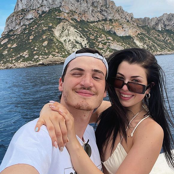 Enjoy Phoenix et son chéri Henri PFR pendant leurs vacances l'été 2021 @ Instagram / Enjoy Phoenix