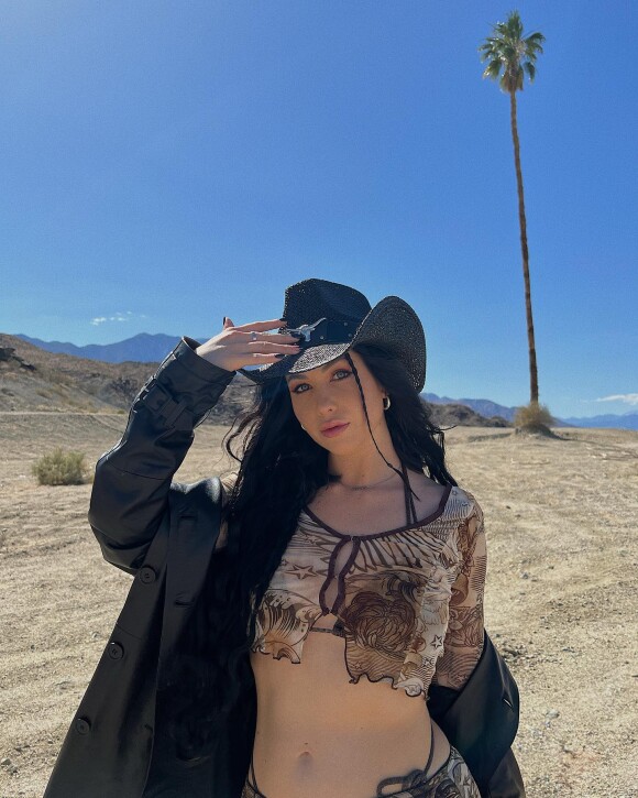 Enjoy Phoenix en cow-girl pour Coachella @ Instagram / Enjoy Phoenix