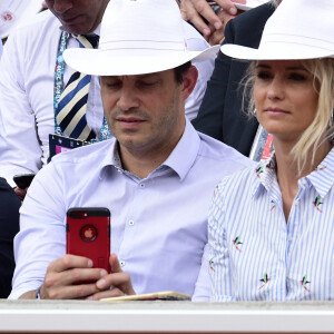 Elodie Gossuin et son mari Bertrand Lacherie dans les tribunes lors des internationaux de tennis de Roland Garros à Paris, France, le 4 juin 2019. © Jean-Baptiste Autissier/Panoramic/Bestimage 