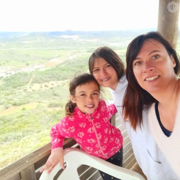 Emmanuelle de "L'amour est dans le pré" en vacances en famille au Portugal