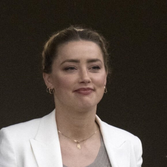 Johnny Depp et Amber Heard au tribunal de Fairfax le 26 avril 2022. 