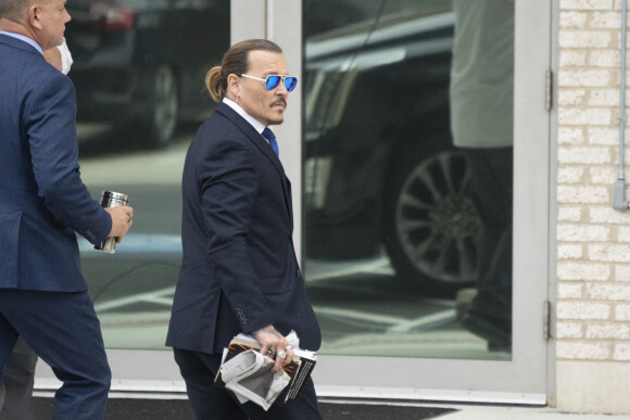 Johnny Depp arrive au tribunal de Fairfax, Virginie, Etats-Unis. Johnny Depp poursuit son ex-femme Amber Heard pour diffamation dans l'État américain de Virginie, pour un article qu'elle a écrit pour le Washington Post. 
