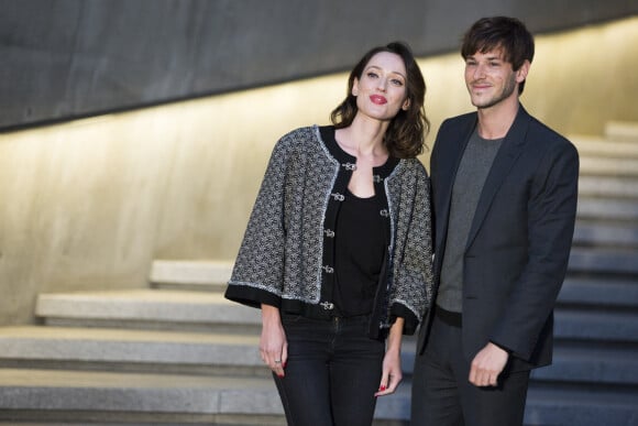 Gaspard Ulliel et sa compagne Gaëlle Pietri - Photocall du défilé Chanel Croisière "Paris-Séoul" au Dongdaemun Design Plaza de Séoul.