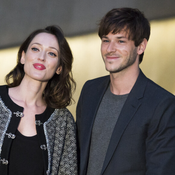 Gaspard Ulliel et sa compagne Gaëlle Pietri - Photocall du défilé Chanel Croisière "Paris-Séoul" au Dongdaemun Design Plaza de Séoul.