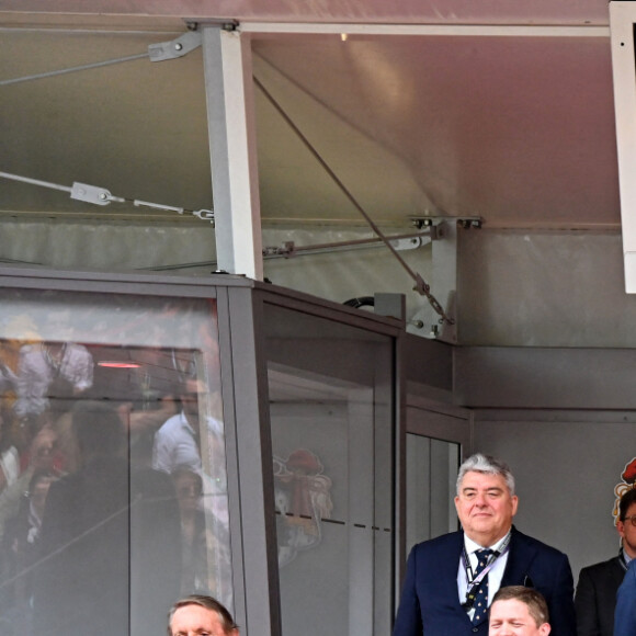 Alejandro Agag, Louis Ducruet, le prince Albert II, la princesse Charlene de Monaco et leurs enfants, la princesse Gabriella et le prince Jacques, Jean-Éric Vergne, Stoffel Vandoorne, Mitch Evans - Remise des prix du championnat du "Monaco ePrix" à Monaco. Le 30 avril 2022 © Bruno Bebert / Bestimage 