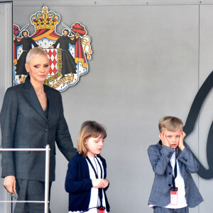 La princesse Charlene de Monaco et ses enfants, la princesse Gabriella et le prince Jacques - Remise des prix du championnat du "Monaco ePrix" à Monaco. Le 30 avril 2022 © Bruno Bebert / Bestimage 