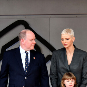 Daniel Ducruet, le prince Albert II, la princesse Charlene de Monaco et leurs enfants, la princesse Gabriella et le prince Jacques, guest - Remise des prix du championnat du "Monaco ePrix" à Monaco. Le 30 avril 2022 © Bruno Bebert / Bestimage