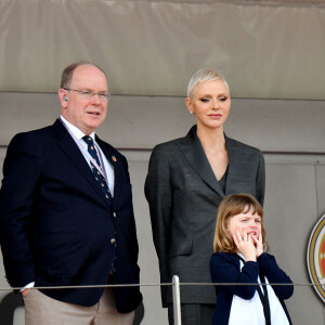 Le prince Albert II, la princesse Charlene de Monaco et leur fille, la princesse Gabriella - Remise des prix du championnat du "Monaco ePrix" à Monaco. Le 30 avril 2022 © Bruno Bebert / Bestimage